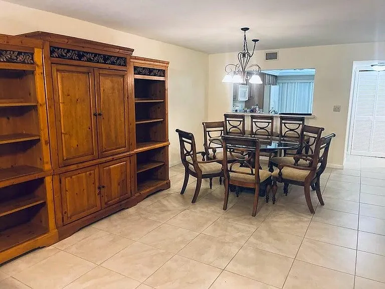 9440 Meadowood Dr #102 — Photo 6