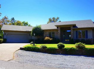 10 Oliete Ln, Hot Springs Village, AR 71909