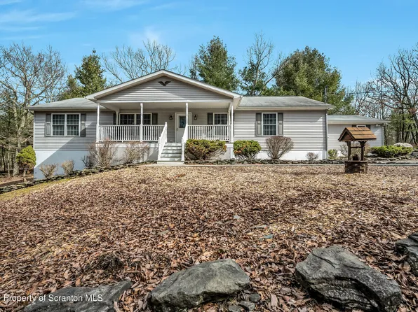 156 Ponderosa Pine Rd, Hawley, PA 18428
