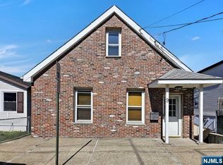 9 Franklin Pl, East Rutherford, NJ 07073