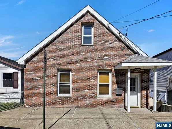 9 Franklin Pl, East Rutherford, NJ 07073