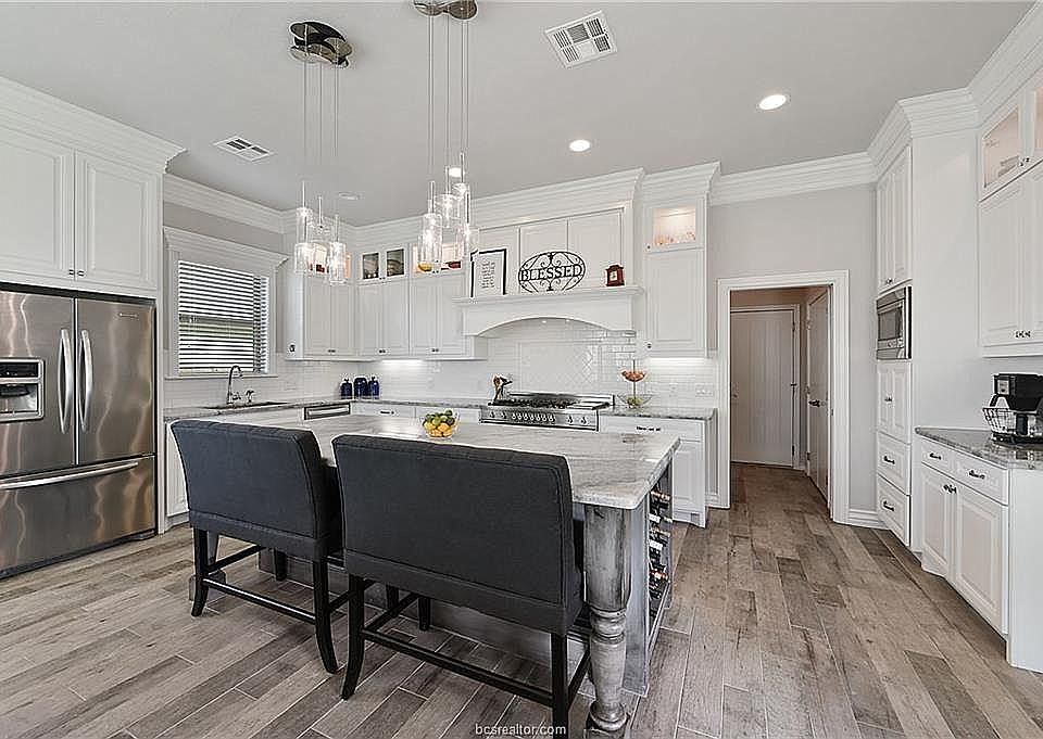 1st image of 4414 Odell Ln