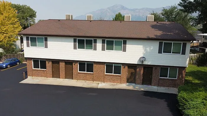 870 N Jackson Ave #8 — Photo 35