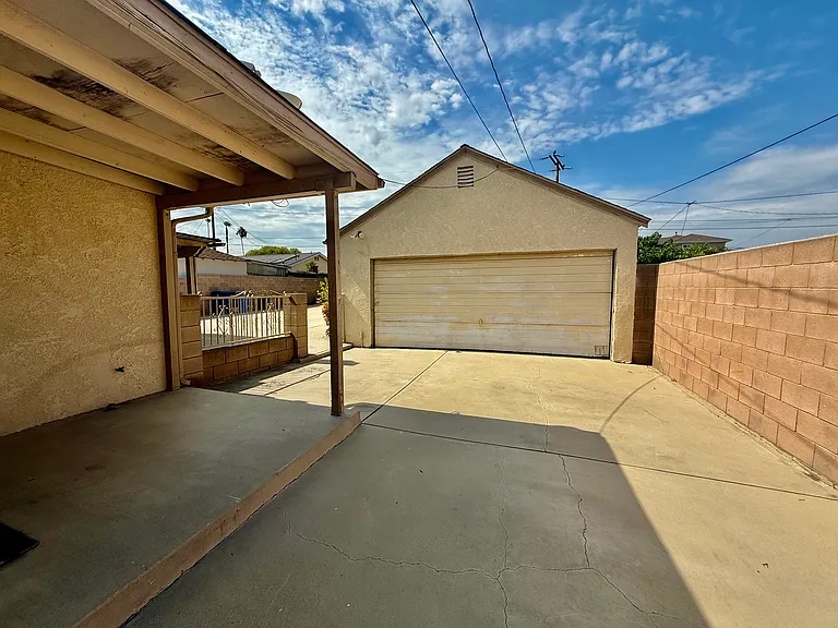 9509 Guess St — Photo 11