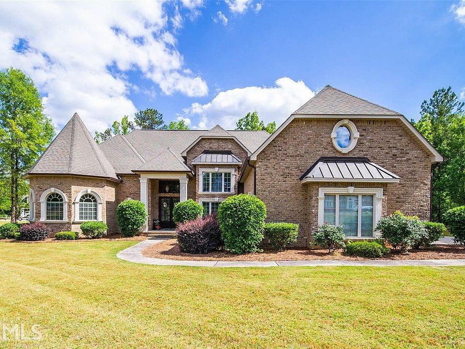 1st image of 702 Latrobe Way
