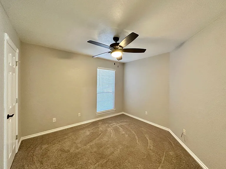 27 NW Havenshire Cir — Photo 25