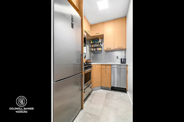 Sold by Coldwell Banker Warburg | media 3