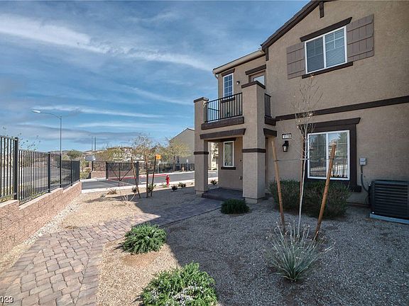 3rd image of 1178 Solano Hills Ct