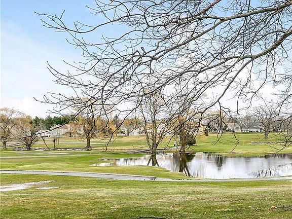 5th image of 18A Pond Ct #18A