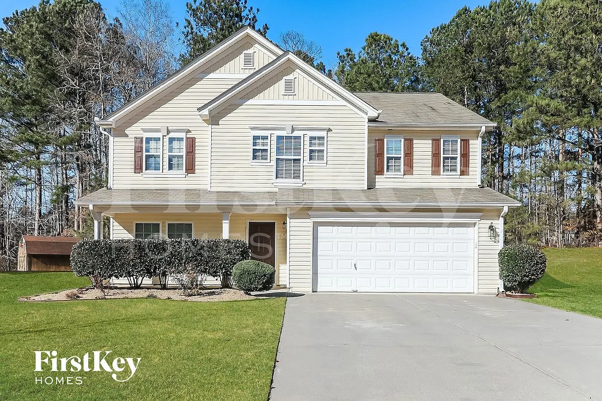 4 bed, 2.5 bath, 2903 sqft, $2,340 — Photo 1
