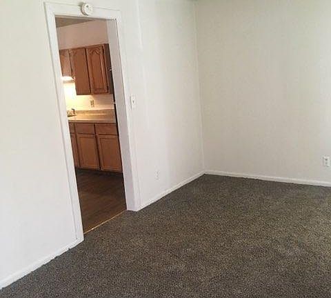 5th image of 220 Harrison Ave #3