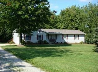 17619 Gambier Rd, Mount Vernon, OH 43050