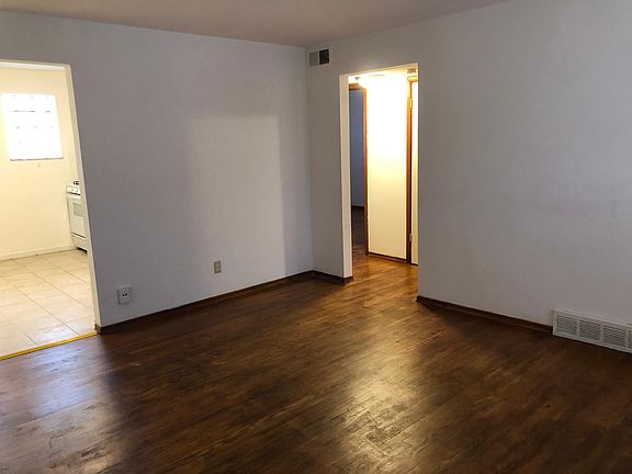 4th image of 1023 Taman Ct APT D