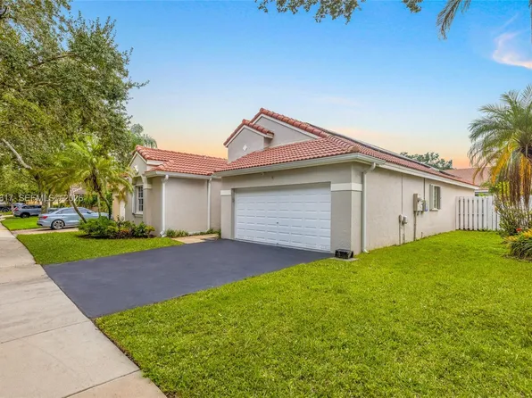 1315 Bayview Cir, Fort Lauderdale, FL 33326