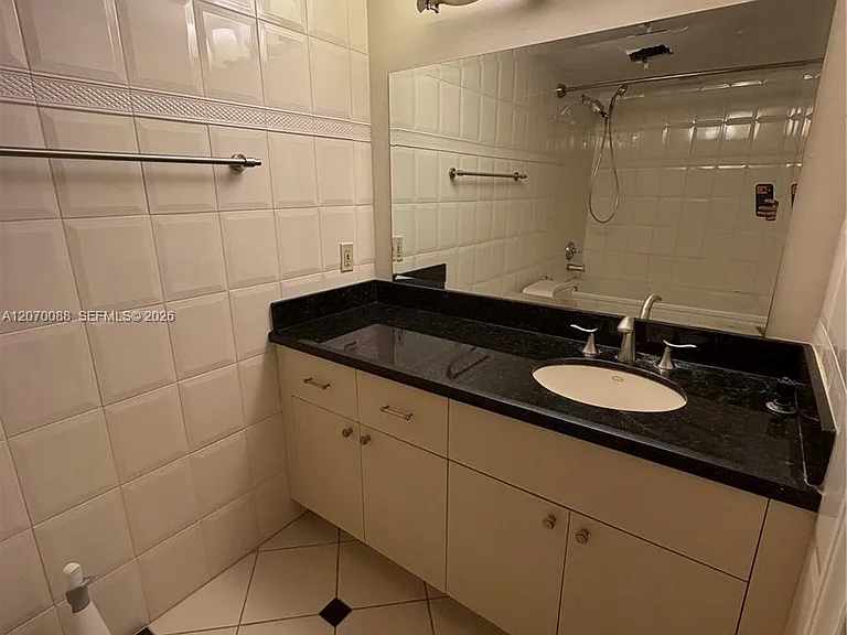 2640 NE 135th St #202 — Photo 12