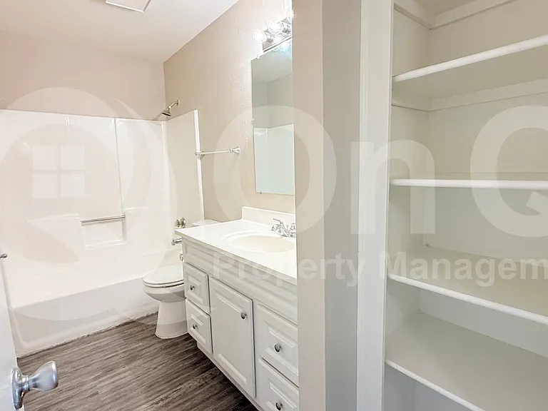 2145 W Mariposa St #201 — Photo 9