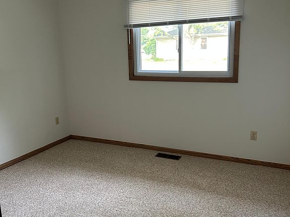 5th image of 665 S Vermillion St