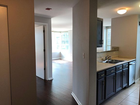 5th image of 345 N La Salle Dr APT 2308