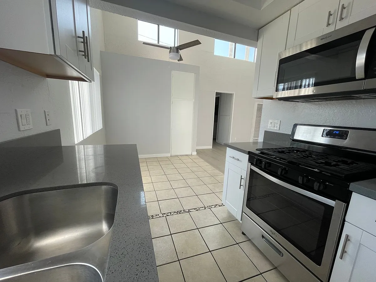 Building Photo - 7942 Stark Dr