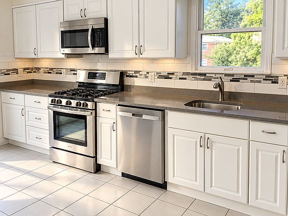 4th image of 395 Palmer Rd #2