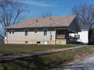1417 Ledford St, Harrisburg, IL 62946