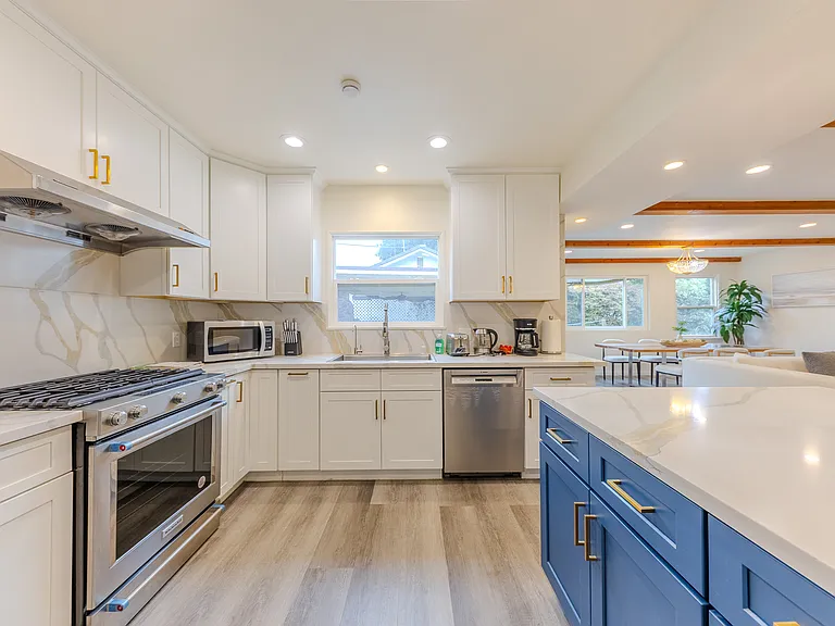 6252 Golden West Ave — Photo 11