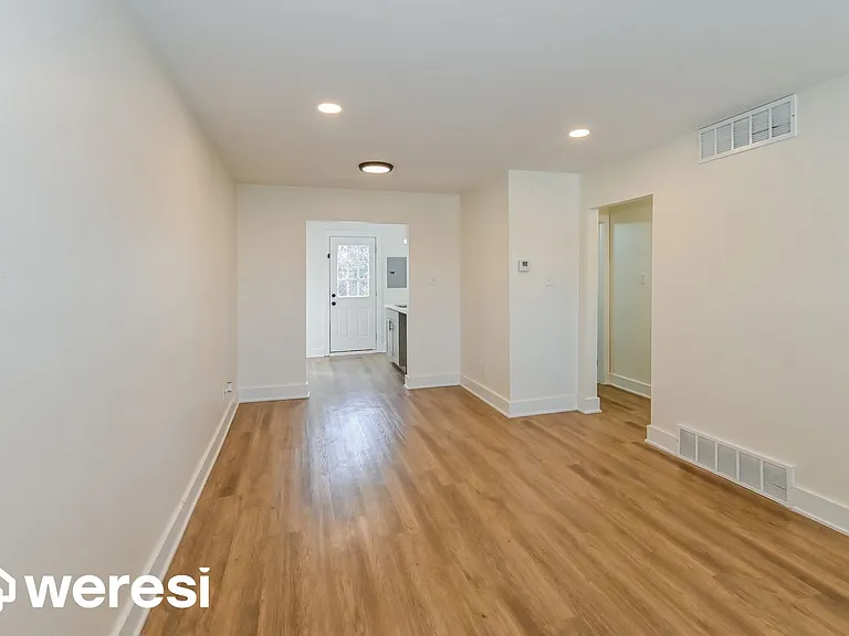 160 Hayden Pl — Photo 4