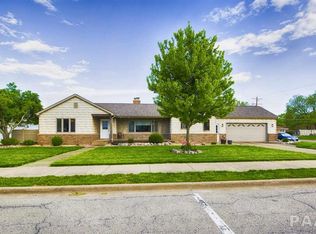 422 S Main St, Morton, IL 61550