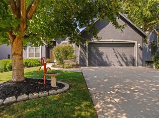 15924 W 160th Ter, Olathe, KS 66062