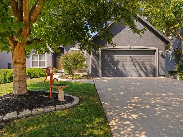 15924 W 160th Ter, Olathe, KS 66062