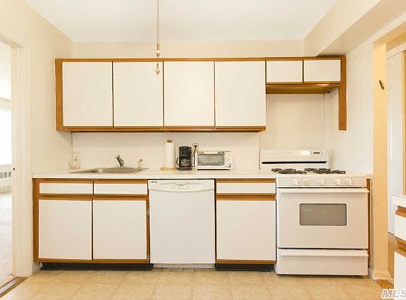 3rd image of 333 E Broadway APT 2A