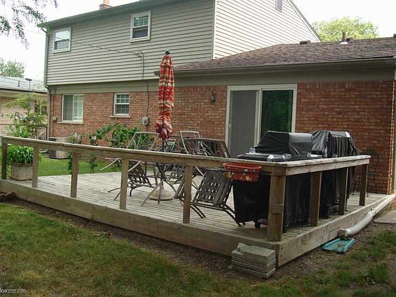 5th image of 30623 Saint Onge Cir