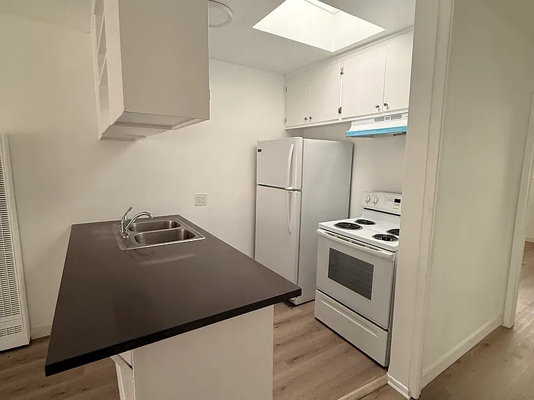 2038 Holly Dr #9 — Photo 3