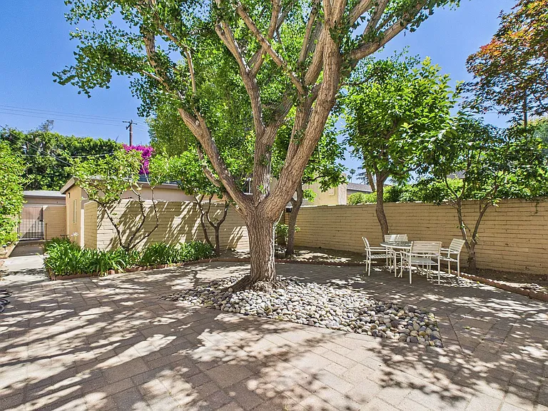 1900 Huntington Dr — Photo 15