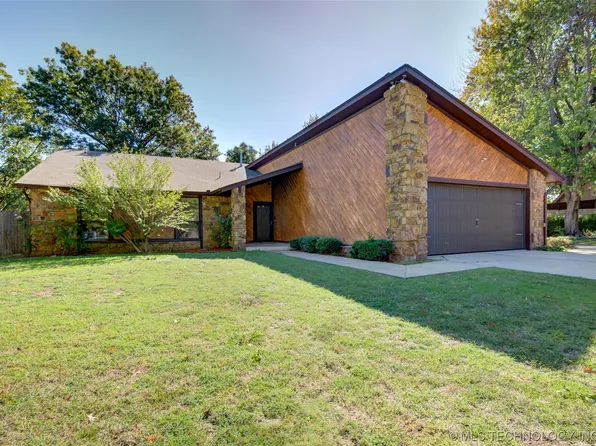 8318 E 63rd Ct, Tulsa, OK 74133