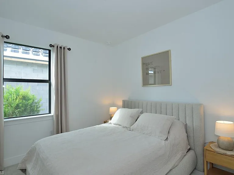 1904 Sierra Ct — Photo 11
