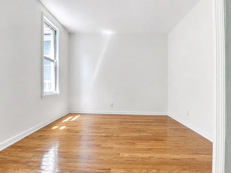 41-25 53rd St #7 — Photo 5