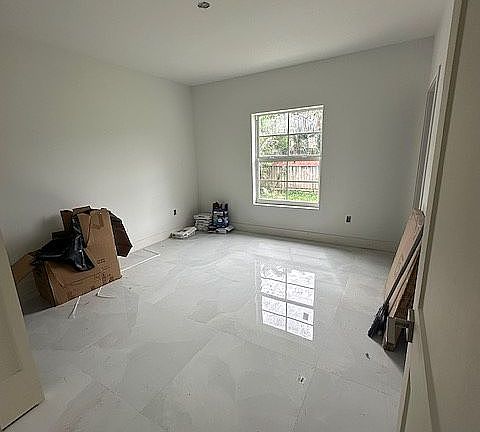 5th image of 22066 Miami Ave
