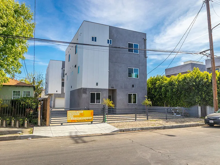 5142 Riverton Ave — Photo 5