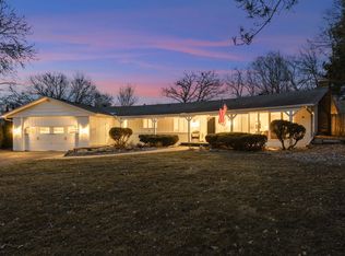 423 White Oak Dr, West Saint Paul, MN 55118