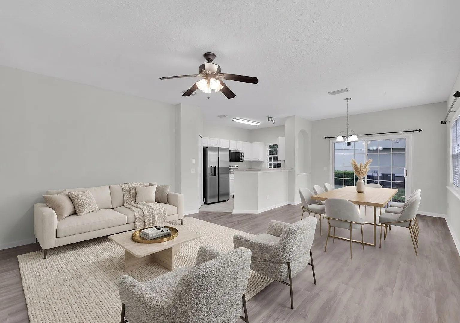 Bright and Spacious Townhome in Gate Community — Photo 4