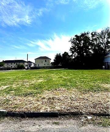 5th image of 2506 Clio St