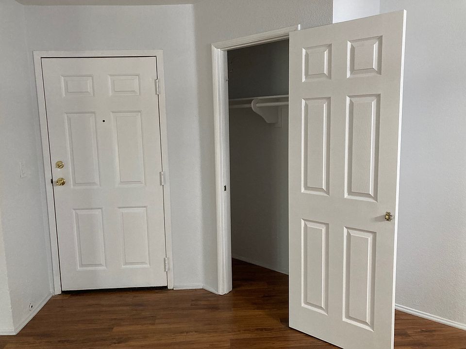 Entry and coat closet
