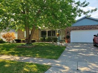 3305 Cumbria Dr, Bloomington, IL 61704