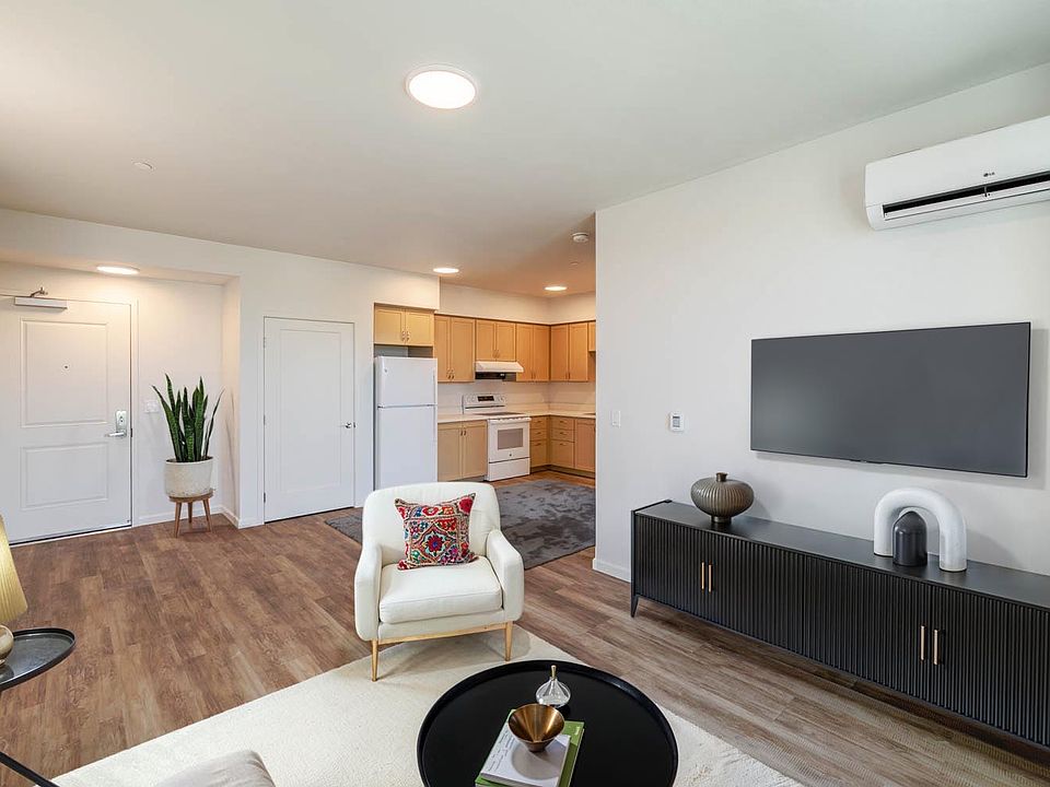 Spacious Living Room with Modern Finishes.