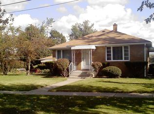 353 Pine Ridge Rd, Cheektowaga, NY 14225