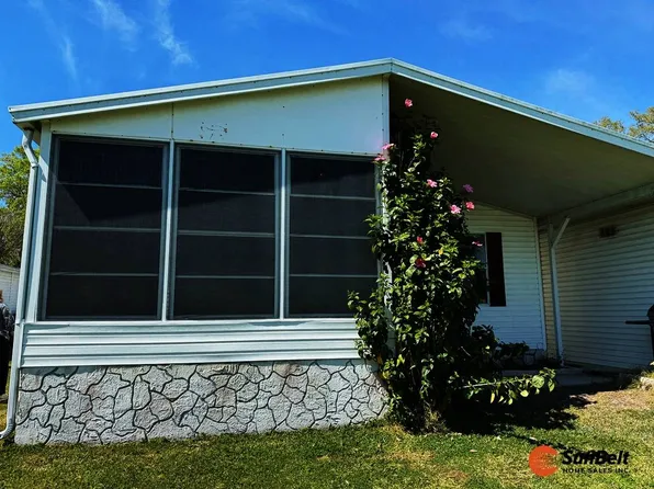 812 New Hampshire Ave, Wildwood, FL 34785