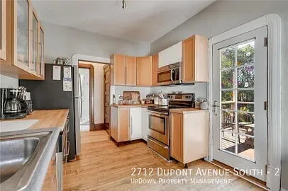 2712 Dupont Ave S #2 — Photo 16