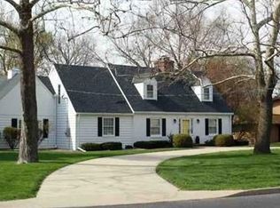 407 E High Point Rd, Peoria, IL 61614