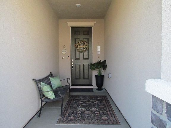 3rd image of 4758 Bellaire Avenue